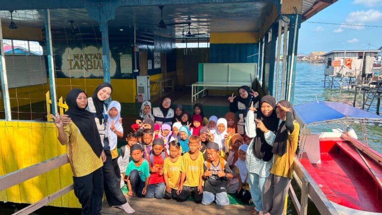 Mahasiswa Fakultas Syariah Berikan Pengabdian Pendidikan di Pulau Bum Bum dan Pulau Bait, Semporna, Sabah